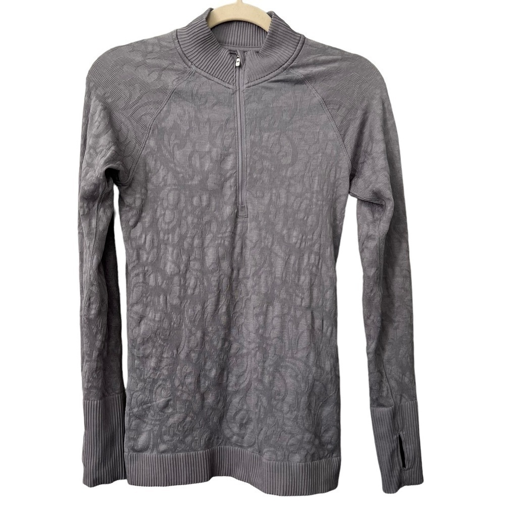 Lululemon Women’s RARE! Pullover Top Size 8 light purple